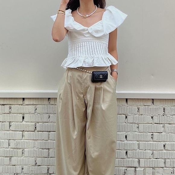 Unique blouse top - Picture 2 of 5